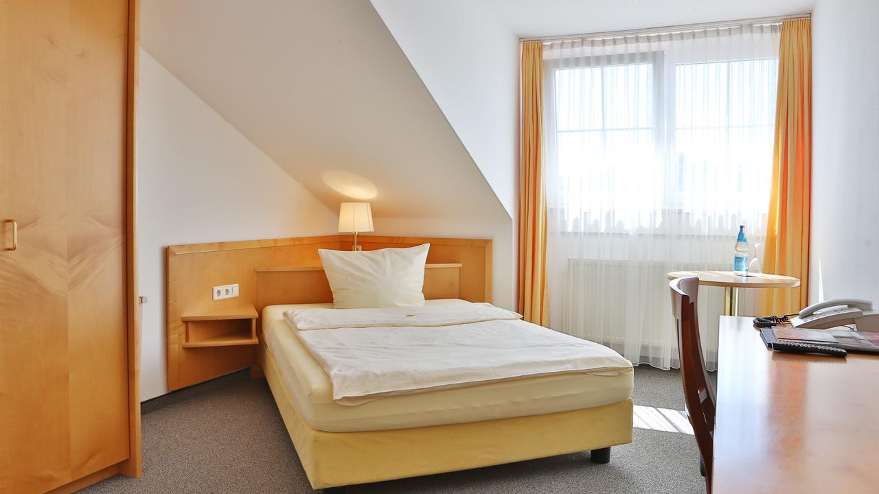 Hotel Alznauer Hof Gomaringen Dış mekan fotoğraf